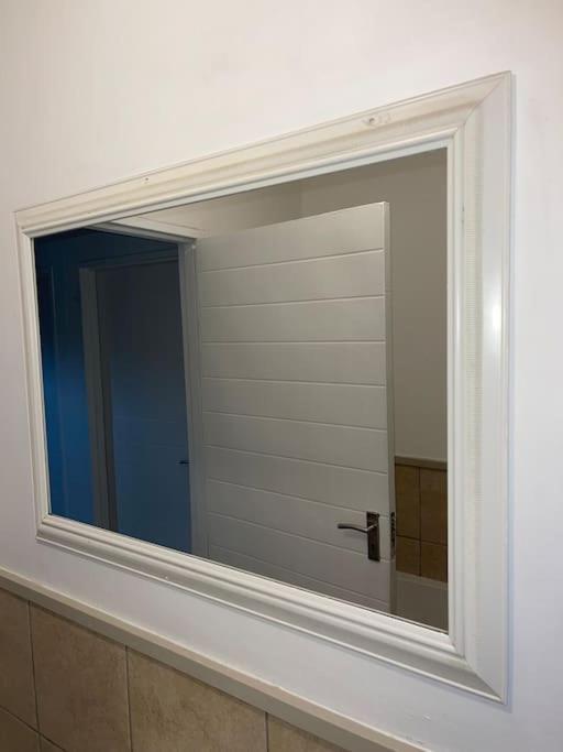 Apartment Rest Easy With 24/7 Security Cape Town